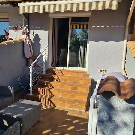 Maison A 200m De La Plage. T3 Avec Terrasse. *